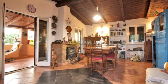 Villino indipendente con terreno – Zona Olmetto Ladispoli